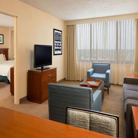 Embassy Suites Уинстън-Сейлъм Екстериор снимка
