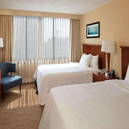 Embassy Suites Уинстън-Сейлъм Екстериор снимка